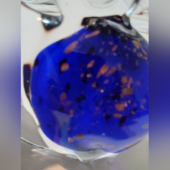 Vintage Hand Blown Art Glass Angel Fish Blue w Gold Flakes Paperweight Figurine - Picture 5 of 6